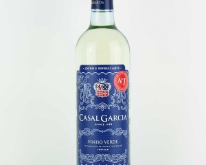 108 - CASAL GARCIA 750ml